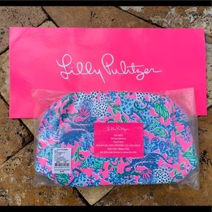 Lilly Pulitzer GWP Pouch in Plumeria Pink Untamed Heart Accessory